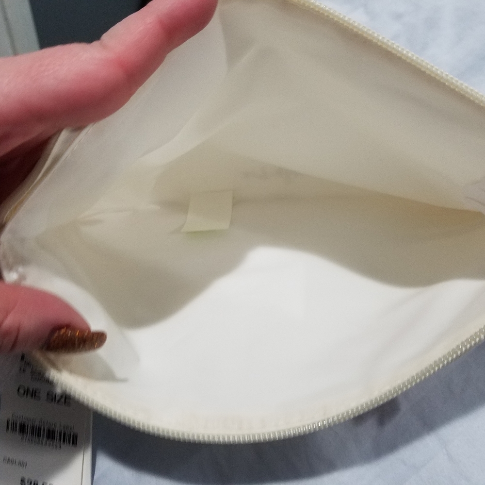 The Perfect Pouch - Picture 4 of 5